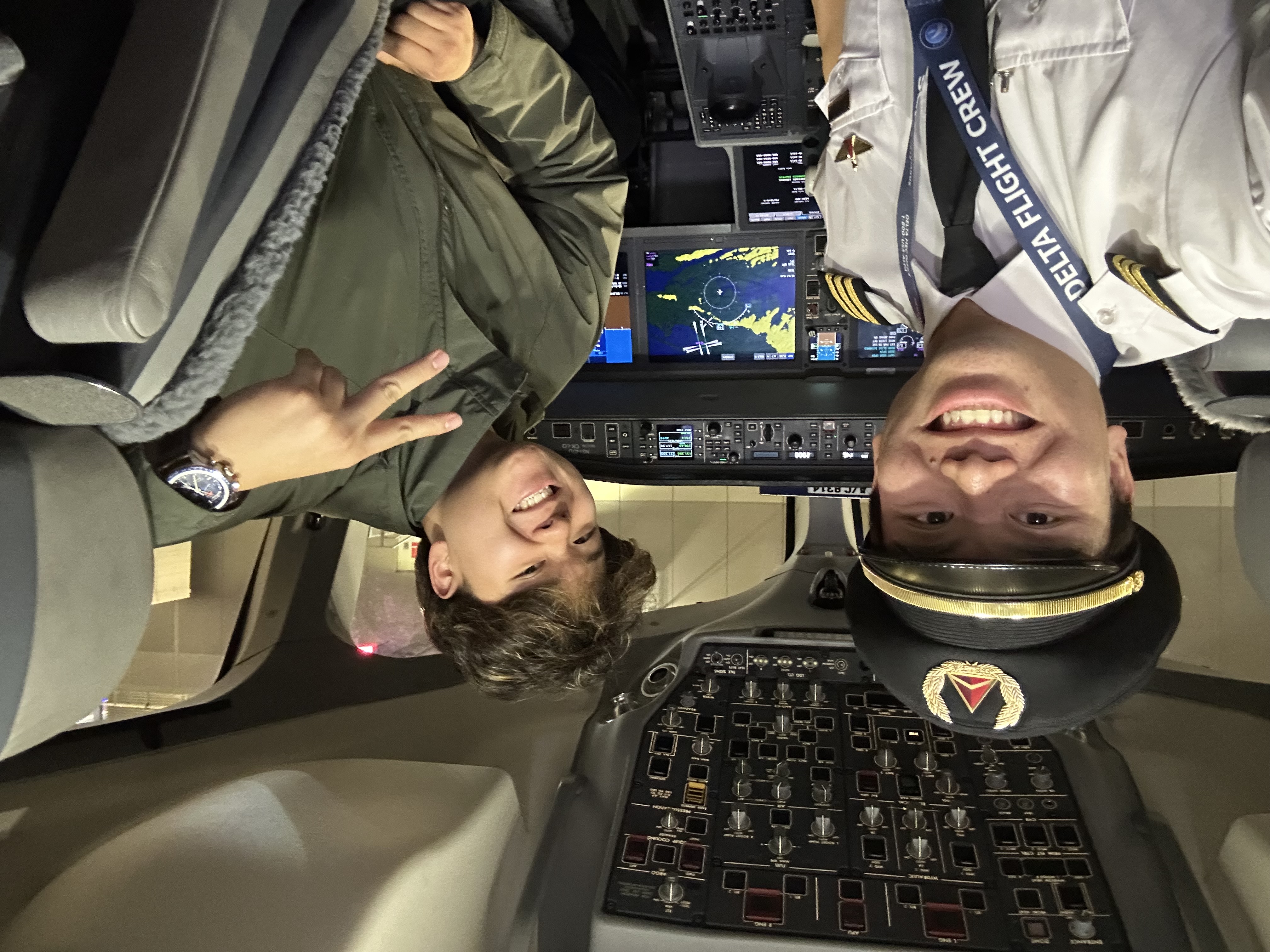 AIRBUS A220-300 COCKPIT